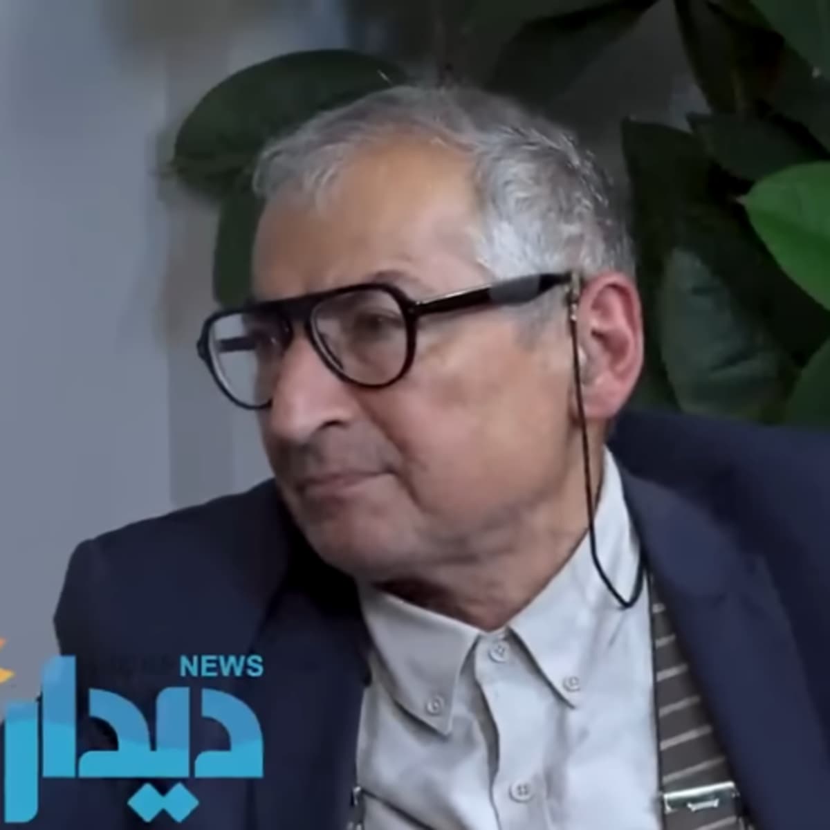 ۶۲- صادق زیباکلام: چرا جمهوری اسلامی به اسرائیل حمله نمیکند؟
